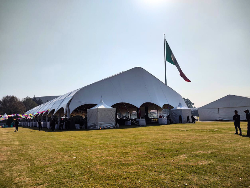 La guía definitiva de carpas gigantes para eventos